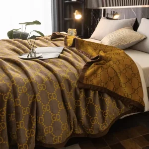 OEM Custom Logo Soft Flannel Fleece Throw Blanket for Bed Sofa Warm Plush Bed Blanket Queen King Size Factory Direct