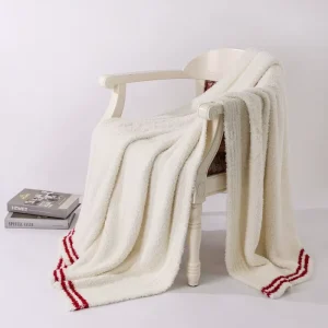 OEM Custom Size Solid Color Blankets 935g Polyester Fabric 50*70” Water Washed Plain Throw Knit Blanket for All Season