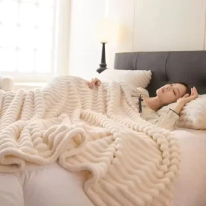 OEM Double Layer Jacquard Knitted Dyed Super Soft Eco Friendly Heavyweight 300GSM King Queen Size Throw Blankets Warm Living