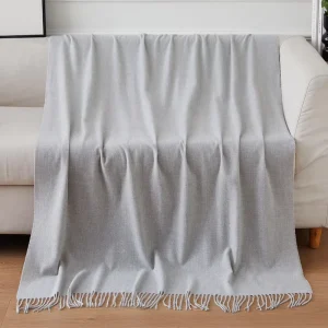 OEM Leisure Solid Color Woven Eco friendly Polyester Tassel Air Conditioning Blanket Ins Wind 0.325kg All Seasons Summer
