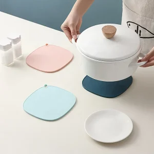 OEM ODM Heat Insulation Eco Friendly Durable Silicone Pad Anti-Slip Anti-Scald Reusable 16x16cm Cute Rectangle Modern Table Mat