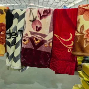 PJ07 Grade Second Hand Blanket Winter Mixed Size King Queen Polyester Cotton Blankets Bale 50kg bale High Standard Indoor Use