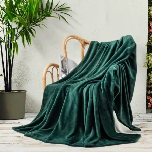 Plain Green Fluffy Soft Warm Versatile Bedding Thick Fleece Blanket Throw for Sofa Couch Bed Throw Single Size 150*200CM