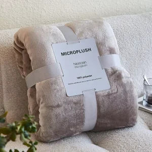 Plush Throw Blanket Extra Large Super Soft Fluffy Warm 100% Polyester Wearable for Sofas Beds All Year Round Use