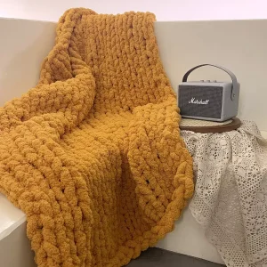 Popular Hand Chunky Knit Throw Polyester Chenille Blanket