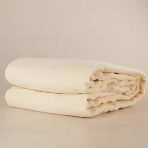 Premium Polyester Light Weight Ultra Soft Micro Fleece Blanket for Hotel & Resort