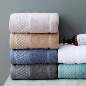 Premium Quality 100% Cotton Bath Towel Solid Pattern High Water Absorption Soft Breathable Custom Sizes Packing for Home Use