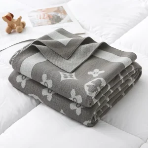 Premium Soft Acrylic Knit Nordic Eco Friendly Throw Blanket with Clover Pattern for Bed Sofa Nap & Travel