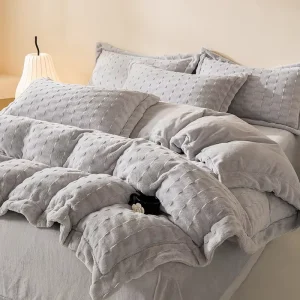 Premium Velvet Polyester Cotton Four-Piece Winter Bedding Set Duvet Cover Bed Sheet Endless Pattern Reactive Printed Durable