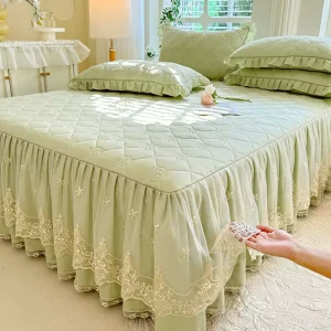 Princess Style Bed Skirt Style Three Piece Bed Cover Set Single Piece Anti slip Bed Sheet Set with Skirt Dust Cover