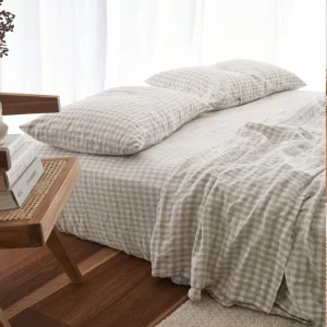 Pure Gingham Linen Bedding Set Decorative Bed Sheet Quilt Cover with Lace Matching Bed Skirt Bedspread on Bed Case S
