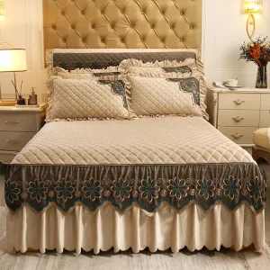 Quality Winter Printed King Size Lace Edge Non Thickened Velvet Bed Skirt Set with Bedspread Eco Friendly