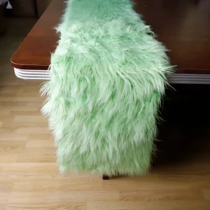 Quenneo Faux Fluffy Fur Table Runners Plush Fabric Decorative Custom Table Runner Dinning Table Runner for Wedding Home Party
