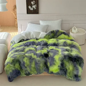 Quilted Fleece Winter Comforter with Premium Filling Super Soft and Warm Plush PV Fleece and Sherpa Quilted Comforter