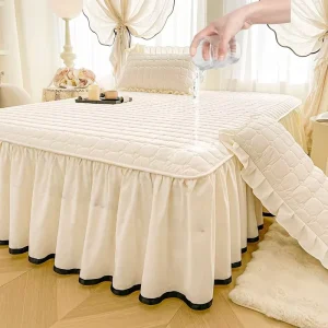 Quilted Waterproof Eco Friendly 200TC Bed Skirt Polyester 3 Piece Mattress Protector with Lace Trim Anti Slip