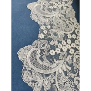 Retro Elegant Embroidery Lace Fabric 17cm Width Floral Scalloped Border Lace Trim for Wedding Dress Lingerie Garment Decoration