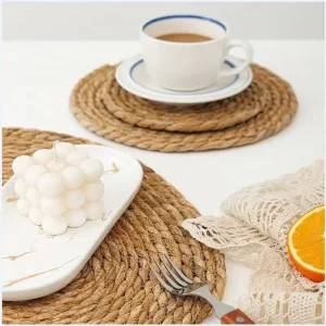 Round Woven Placemat Natural Water Hyacinth Place Mats Straw Table Mats for Dining Table Christmas Rustic Heat Resistant Pad