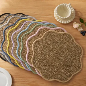 Scalloped Edge Woven Straw Placemats Seagrass Heat Resistant Place Mats Table Mats for Dinner Parties Wedding Home Decor
