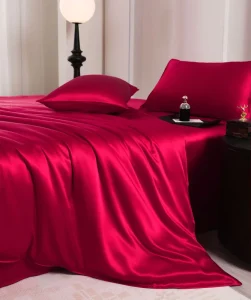 Silk Printed Pillowcase Bedding Set Water Resistant Organic All-Season Red Color Reversible Cooling