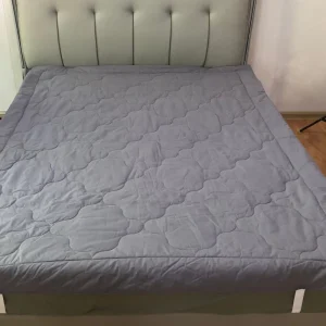 Silver Cotton Splicing Quilt for Bed Convenient Carry On Blanket