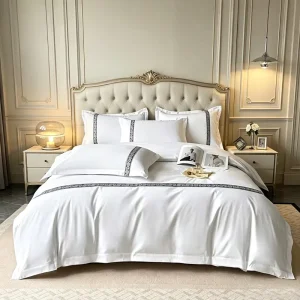 Simple Polyester Four Piece Comforter Set Five-Star Hotel Homestay Embroidered Bedding Breathable All-Season Bed Sheets Duvet