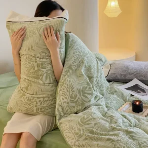 Skin Friendly Bedding Set High Quality Bedding Set Smooth Exquisite 100% Polyester Fibre Fabric 4 Pieces Duvet Cover