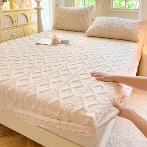 Sleek Modern Style Twist Pattern Flannel Fleece Polyester Fitted Sheet and Pillowcase for Home Use