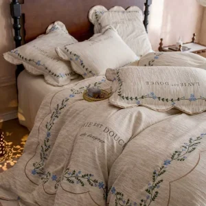 Soft Breathable Linen Bedding Set Vintage Floral Embroidery Scalloped Edge Luxury Bed Sheets