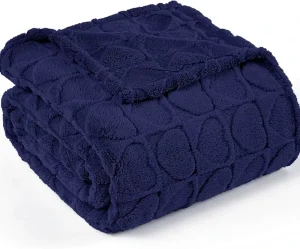 Soft Fleece Blanket With Heart Checkered Cozy Warm Lightweight Plush Throw for Bed Couch and Home Decor
