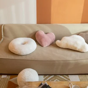 Soft Kids Home Decorative Pillow Heart Shape Knitted Plush Throw Pillows Anti-Pilling Portable European-American Style