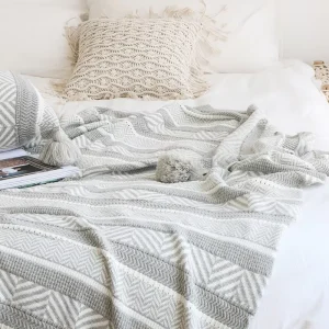 Soft Knitted 100% Cotton Bohemia for Home Decoration Warm Pom Tassel Knitted Throw Blanket Hem