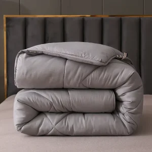 Soft Microfiber Polyester Comforter Sets with Plain Pattern Solid Color Eco Friendly Durable for Home Hotel School Quilts