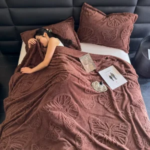 Soft Warm Raised Butterfly Jacquard Taffeta Blanket Cozy Flannel Throw 3D Embossed Craft Bedroom Couch Bedding All-Season Bulk