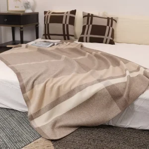 Soft Wool Blanket Warm Oversized Wool Silk Scarf Women’s Shawl Blanket Four Seasons Portable Travel Home Use