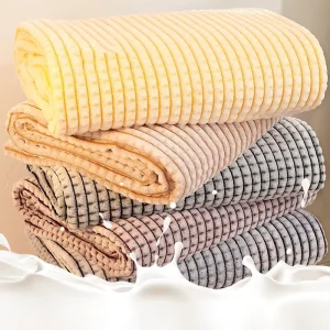 Solid Color Double-Sided Polyester Throw Blanket Thick Anti-Shed Four-Season Modern Minimalist Design Custom Print for Home