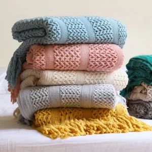 Solid Color Super Bed Sofa Custom Braid Texture Warm Tassel Soft Acrylic Knitted Throw Blankets for Home Decor
