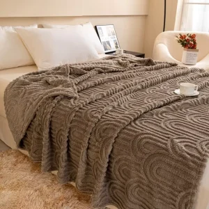 Solid Color Taffy Velvet Blanket Modern Jacquard Sofa Cover Cozy Soft Warm Bedding 100% Polyester Multipurpose Blanket