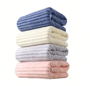 Solid color Coral Fleece Polyester Bath Towel with Super Water Absorption Quick Dry Eco Friendly for Homes Beaches Spas Hotels