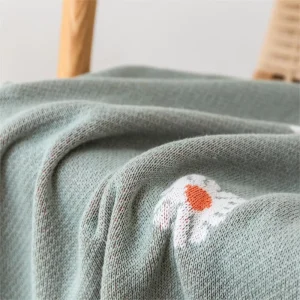 Spring Cotton Daisy Cute Sofa Bed Super Soft Eco friendly Knit Throw Blanket OEKO TEX Certified European American Style Portable