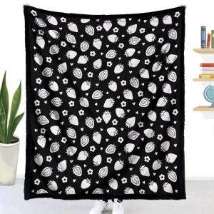 Strawberry Pattern DIY Coloring Blanket Washable Reusable Graffiti Soft Microfiber Kids Educational Hand Drawing Blanket Gift