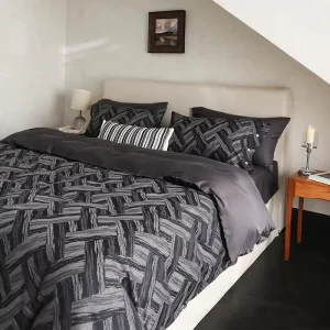 Summer Anne’s Cotton Luxury Color-woven Jacquard Four-piece King Size Bedding Set