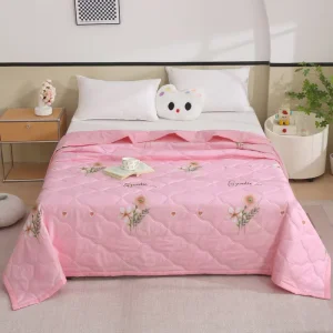 Summer Comforter Sets Made with Washed Polyester Filling Air Conditioning Printed Logo Celebrate with a Home Use Gift