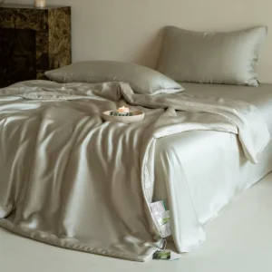 Summer Ice Quilt 4Pcs Comforter Set Lyocell Duvet Skin friendly Bedding Set for Home and Hotel Use