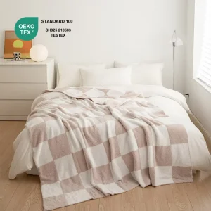 Super Soft Chunky Fluffy Knit Polyester Throw Blanket OEKO TEX Certified American Style Four Seasons Use Bed