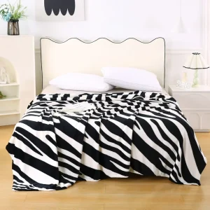 Super Soft Lightweight Modern Style Cow Print Flannel Fleece Throw Blanket 100% Polyester Four Seasons Eco Friendly