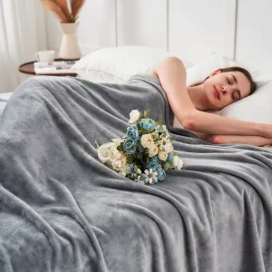 Super Soft Lightweight and Cozy Blanket for Winter Solid Color Flannel Blanket for Sofa Bed