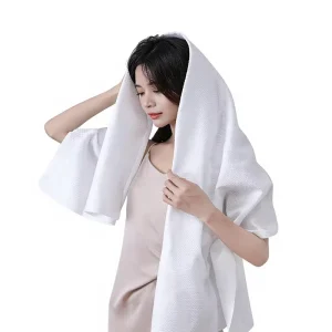 Supplier Soft and Thickened Disposable Bath Towels Eco-friendly Lightweight Travel Towels