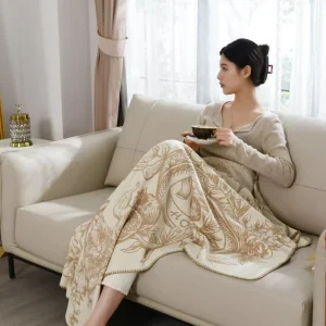 The Living Room and Bedroom Blankets Have Exquisite and Luxurious Patterns and the Fabric Is Comfortable and Soft