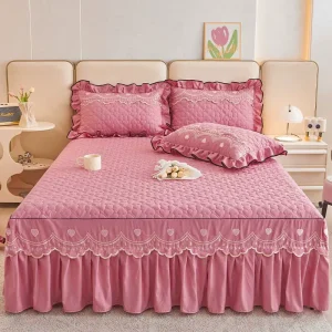 Three piece Bed Skirt Set Brushed Bedspread Style Bed Cover with Skirt Bed Apron for All Seasons
