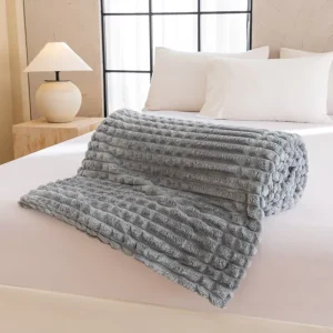 Top Selling Eco Friendly Luxury Flannel Throw Blanket for Winter Brushed Fuzzy Modern Design for Bed or Couch